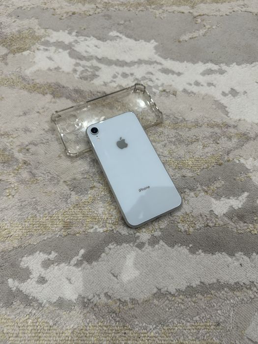 Продам iPhone Xr