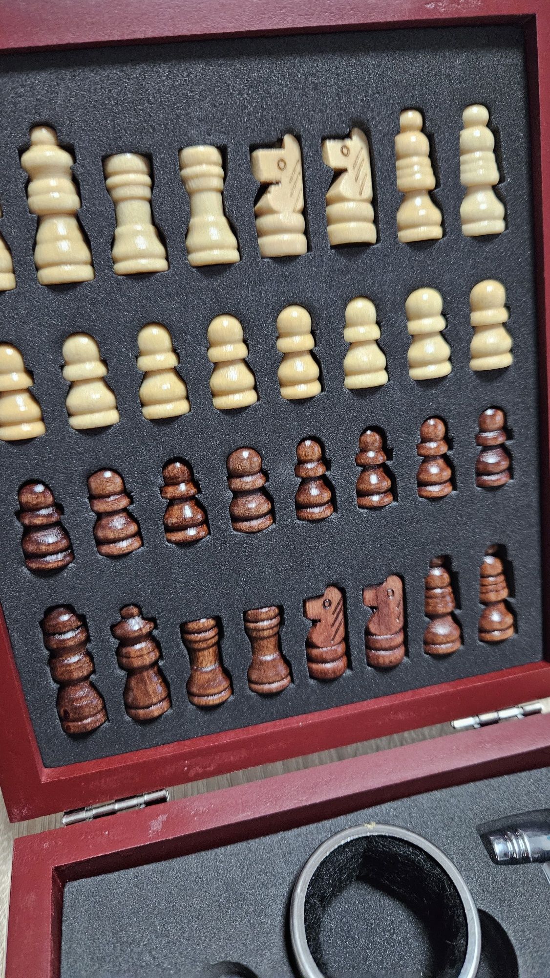 Set șah și accesorii vin casetă rafinată