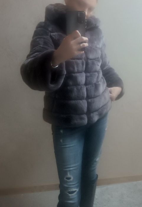 Намаление! Късо палто с качулка от естествен косъм