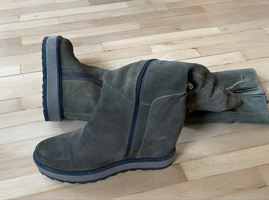 Дамски ботуши с повдигната пета