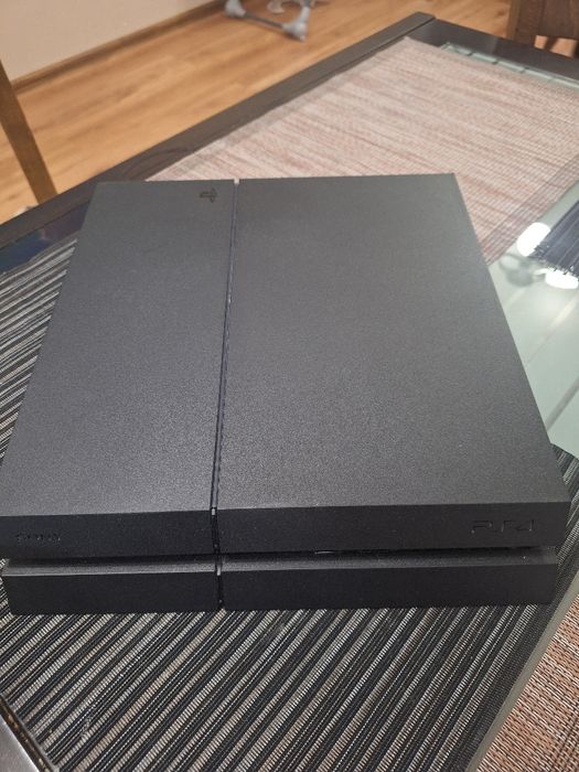 Плейстейшън 4 последната най-тиха версия от първата генерация PS4
