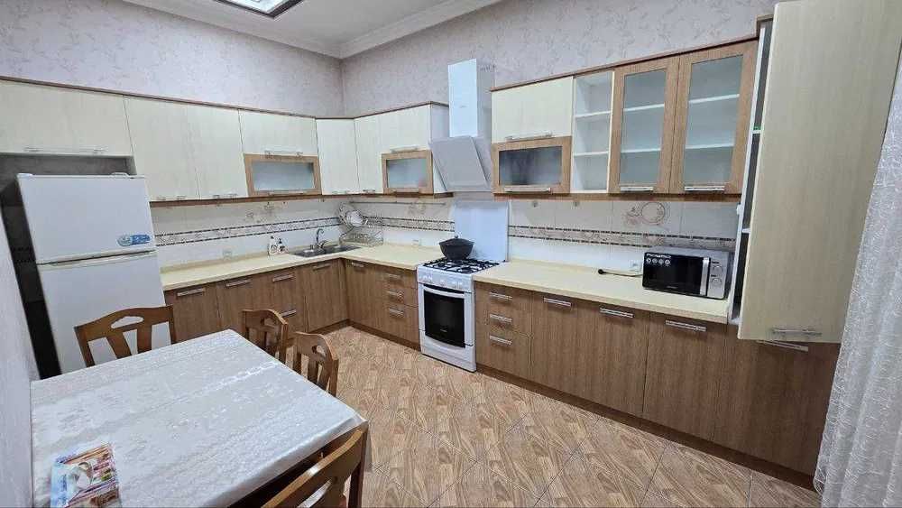 Сдаётся участок Мирабадский р-н! Азербайжанский центр!
