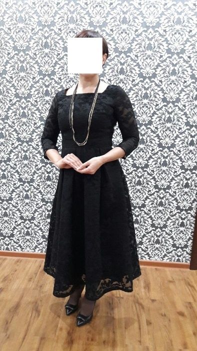 Шикарное кружевное платье французского бренда б/у один раз 42-44 р-р