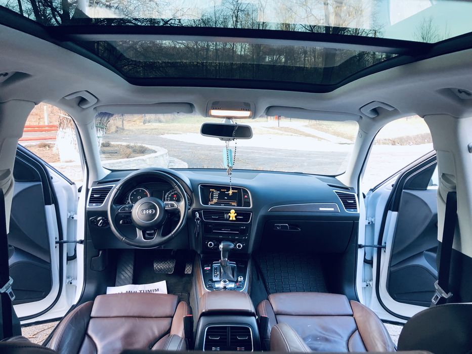 Audi Q5 QUATTRO / Panoramic / Piele
