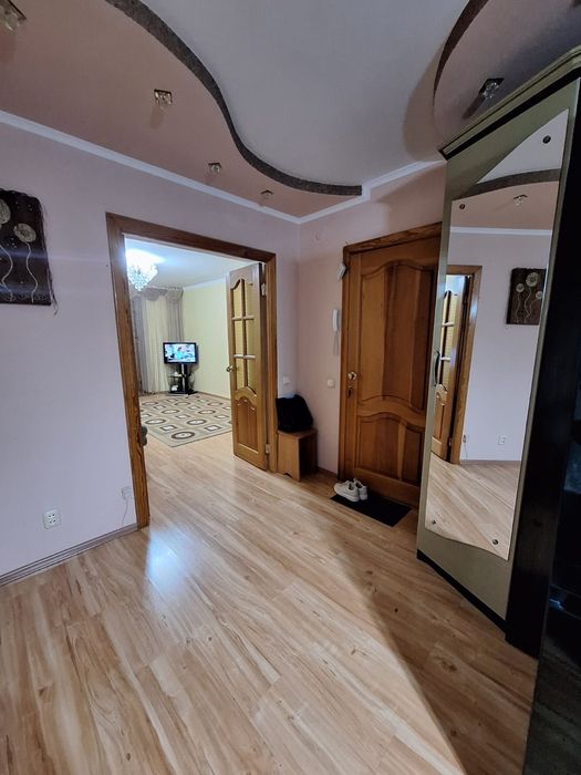 Продаётся 3 комн в районе Уют, Юбилейная