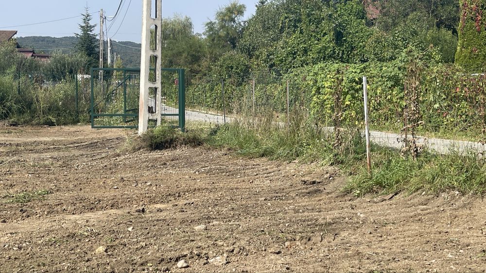 Vand teren Corunca, PUZ utilitati drum asfaltat S=900 mp