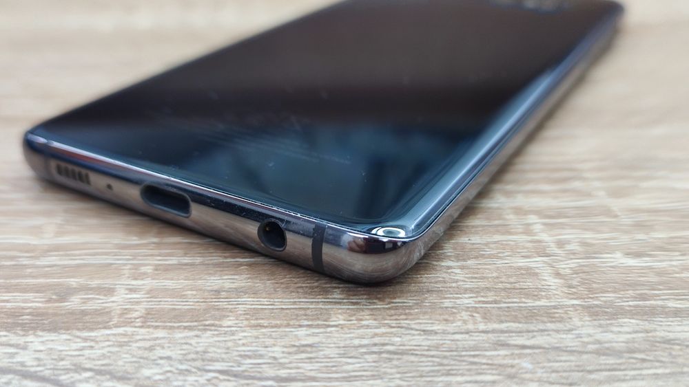 Samsung S10 Spart / defect / pentru piese / placa de baza ok