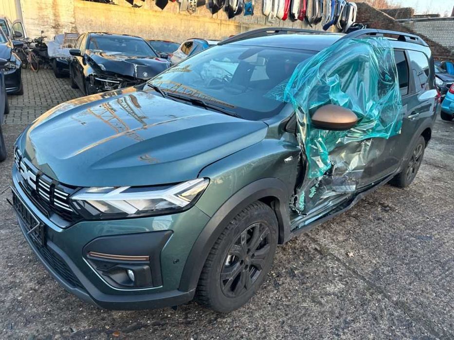 PIESE Jogger | Bară | Capotă | Far | Aripă | Grilă | Ușă | Oglindă...