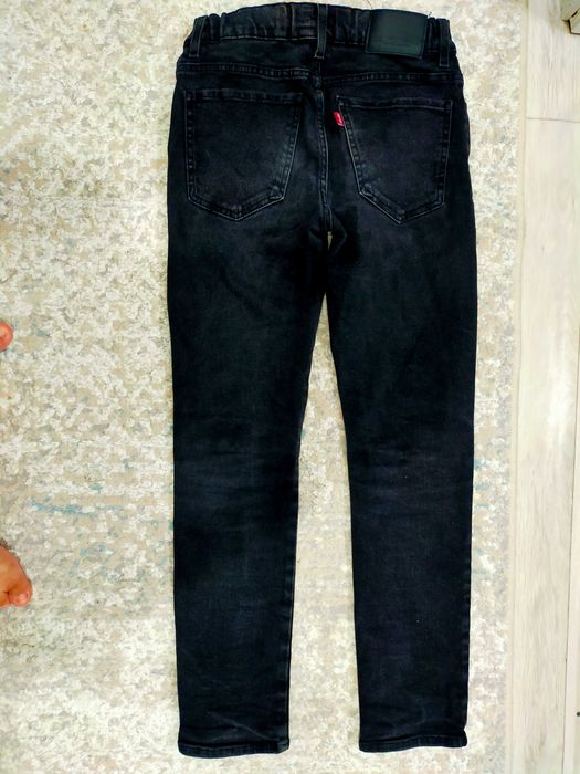 Джинсовые брюки.