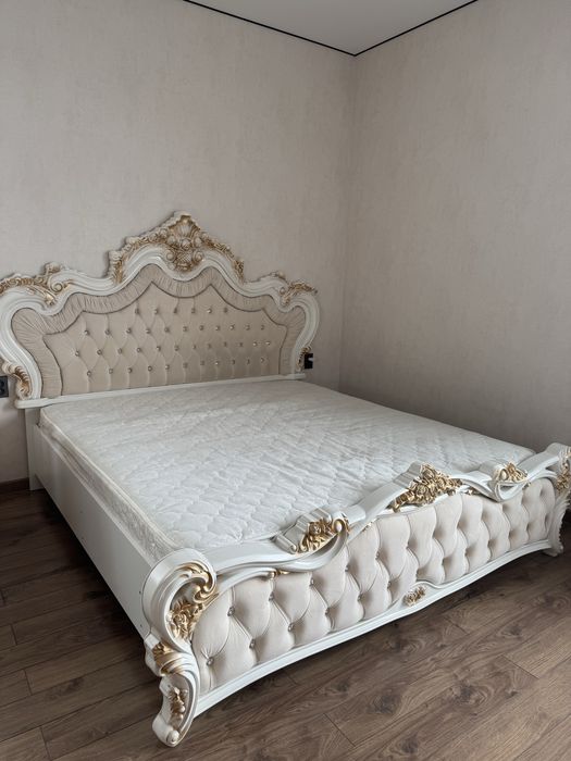 Кровать с матрасом большая 200 на 200