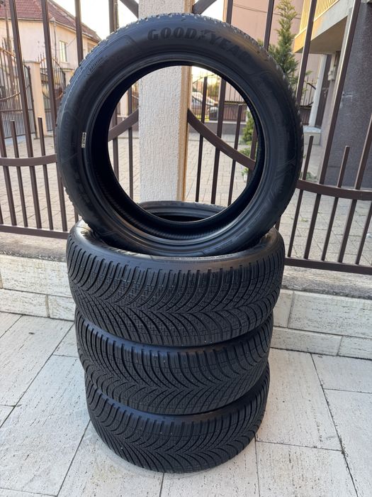 Vand anvelope iarna / m+s cu fulg 245 45 19 GoodYear Vector  ca noi