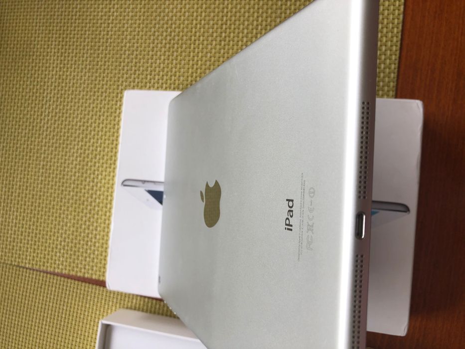 I Pad Air 1 16 GB за ремонт или части с кутия
