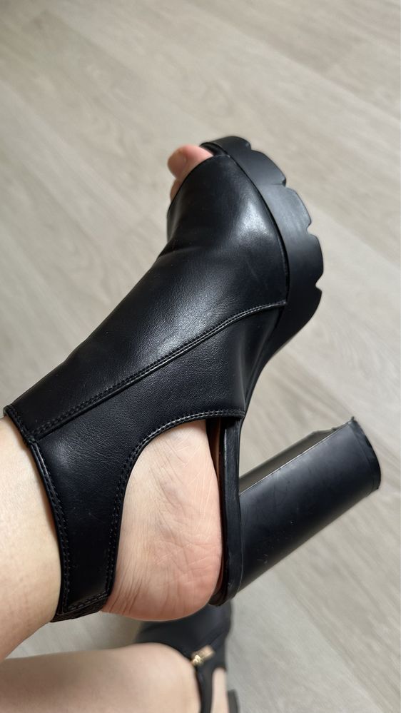 черная женская обувь