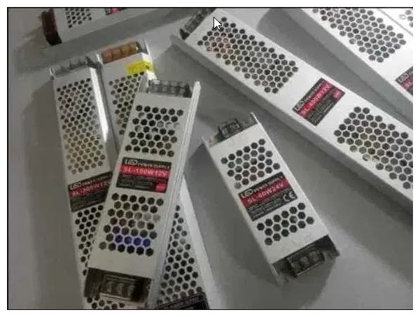 от видео-наблюдения и oт LED диодов блок питания - адаптер