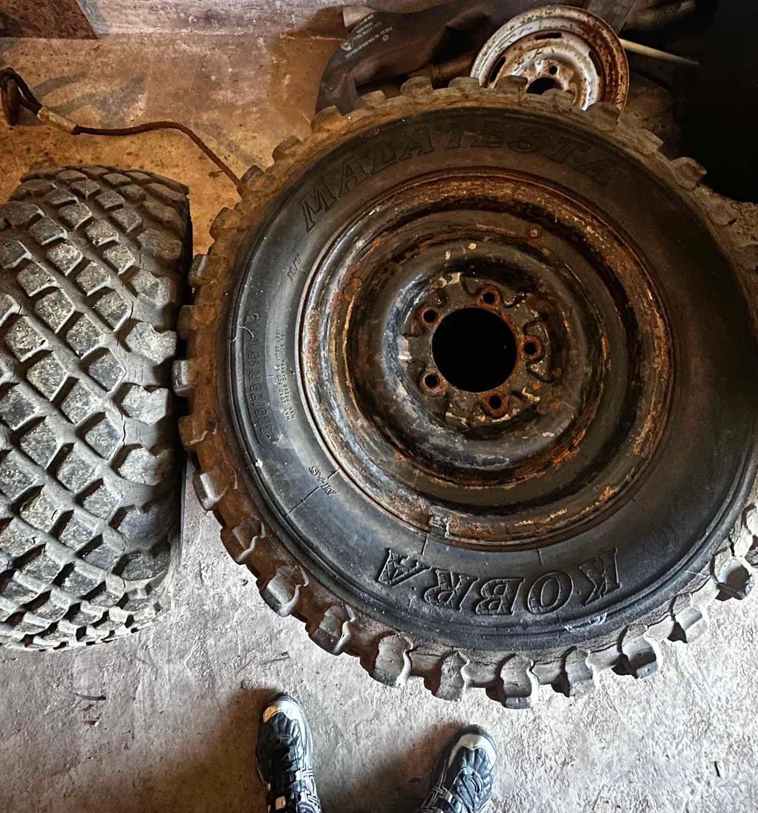 Гуми с джанти 225/75/15