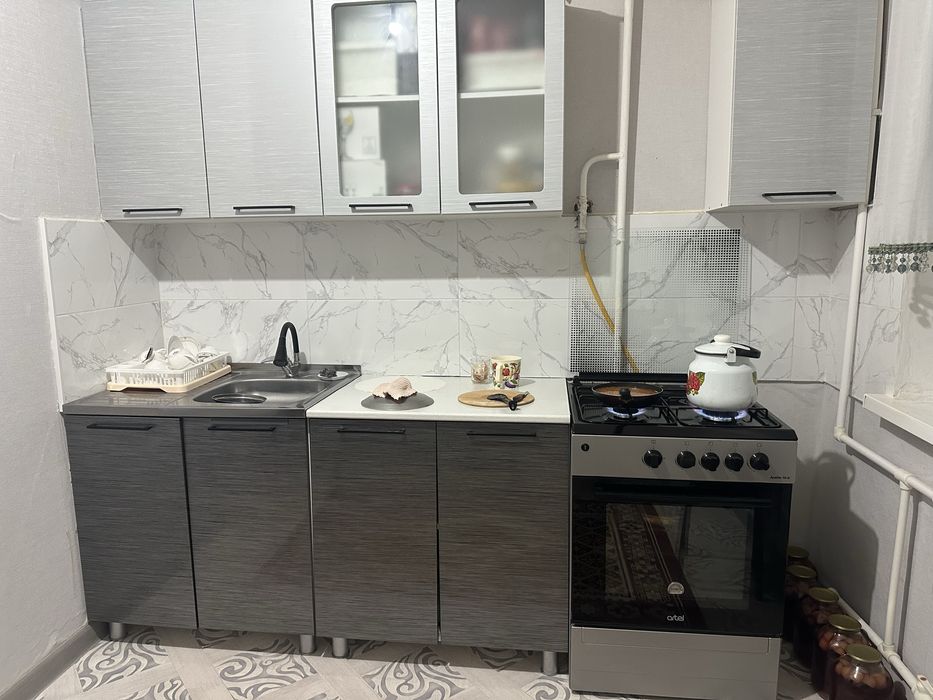 Кухняга шкаф сатамын ,состояниясы жаксы ,тап таза