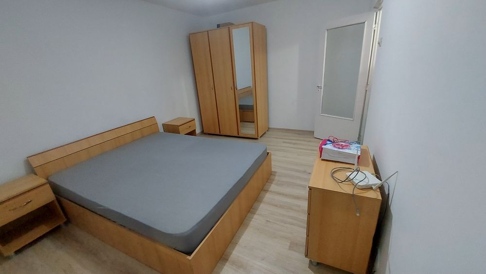 Închiriez garsoniera