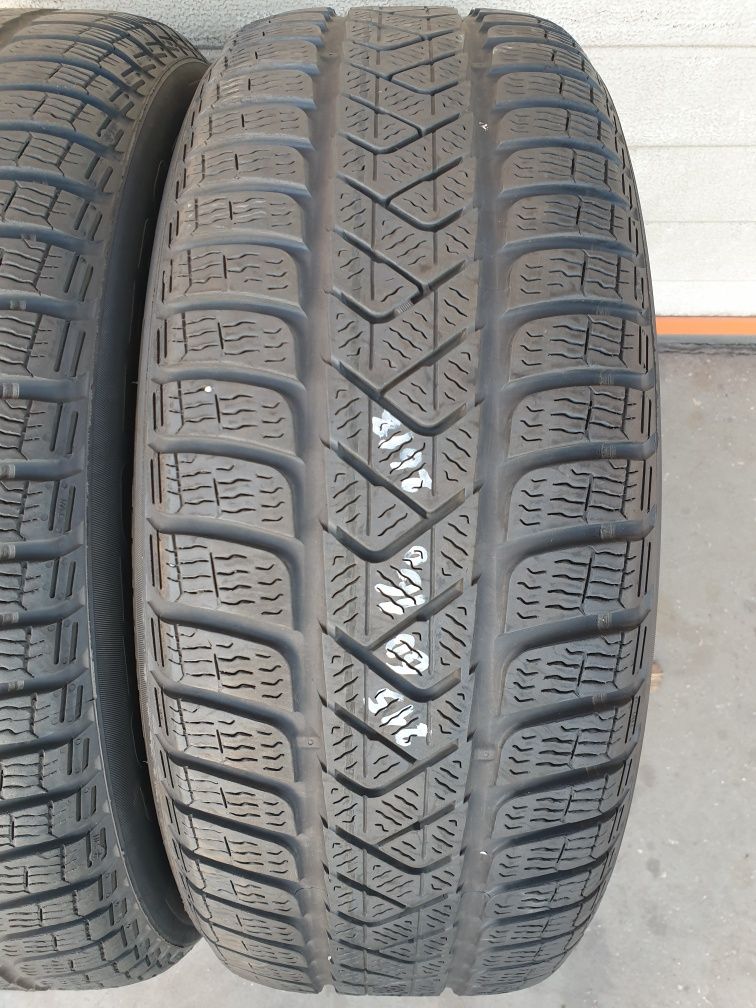 Зимни гуми 2 броя PIRELLI SottoZero3 215 60 R16 дот 2618