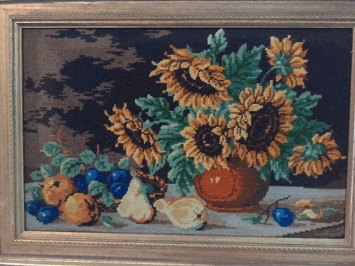 Minunat accesoriu de camera.Superb goblen  încadrat intr-o ramă in sti