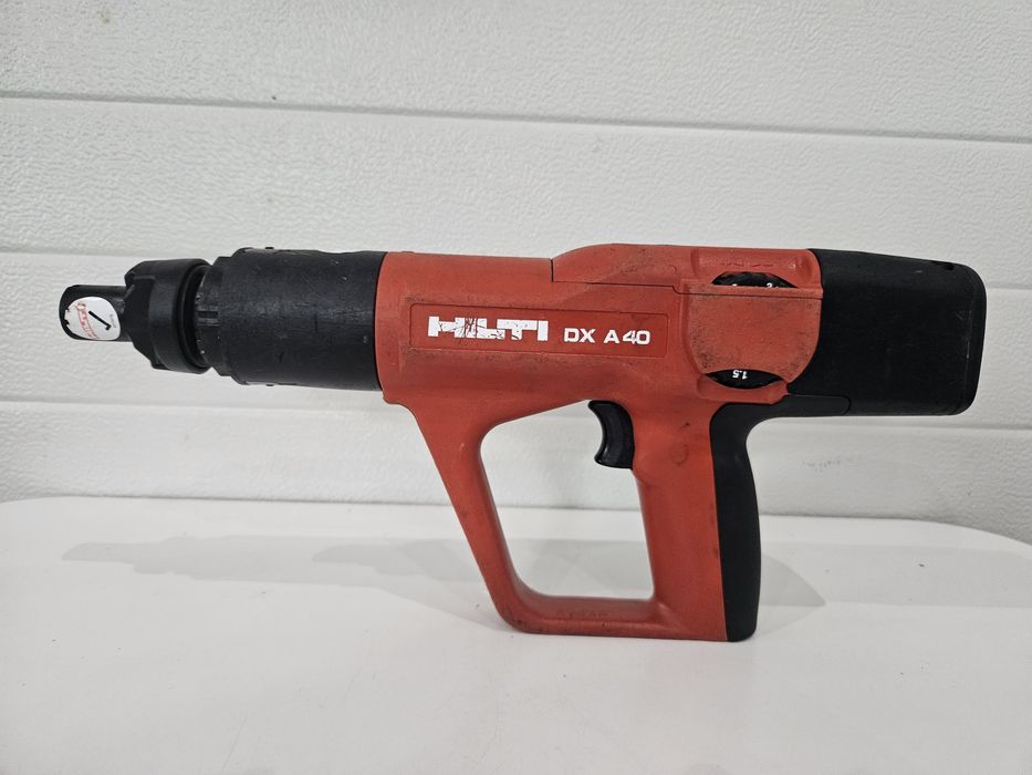 Пистолет за пирони Hilti