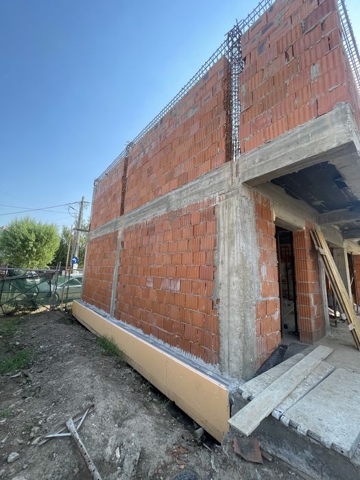 Servicii profesionale de construcții și renovări