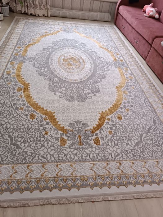 Продам ковёр в отличном состоянии