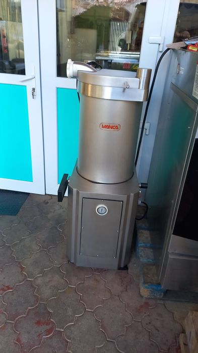 Vand masini de tocat carne