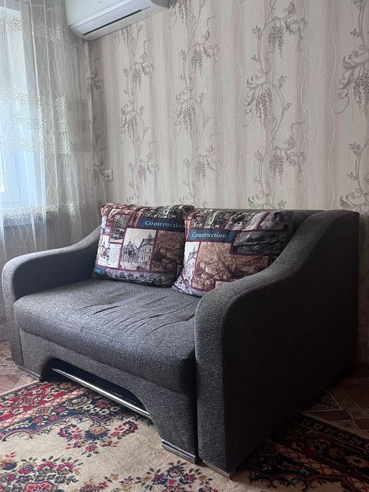 Продам диван+подушки