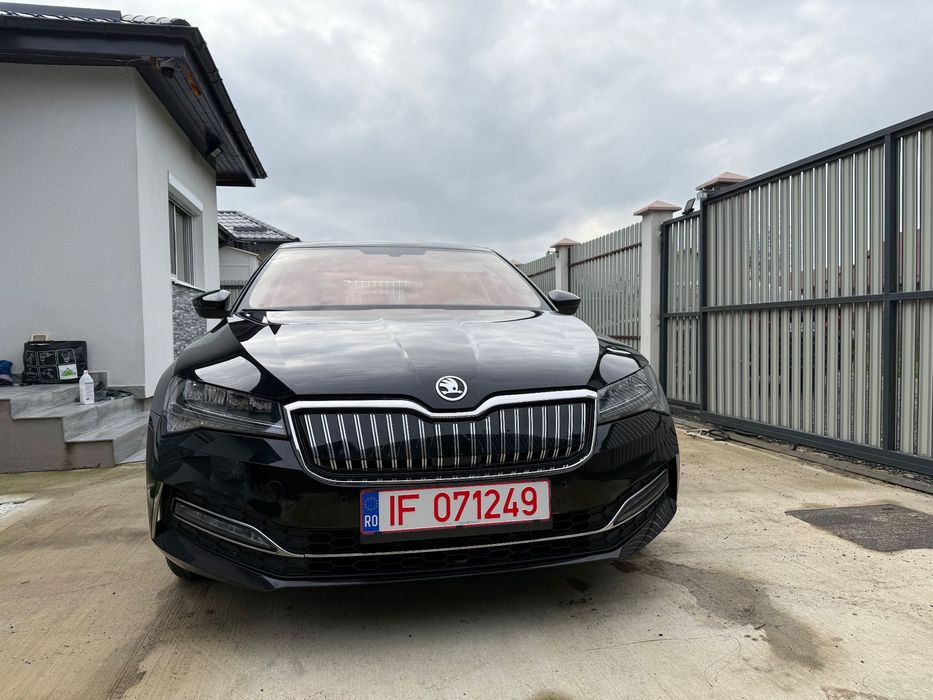 Skoda Superb Škoda Superb iV Plug-in Hybrid • 218 CP • DSG • Full LED • Trapa • TVA