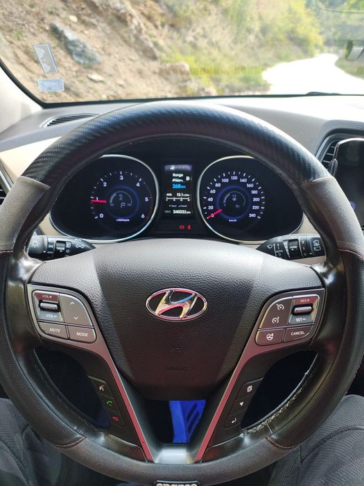 Hyundai Grand Santa Fe