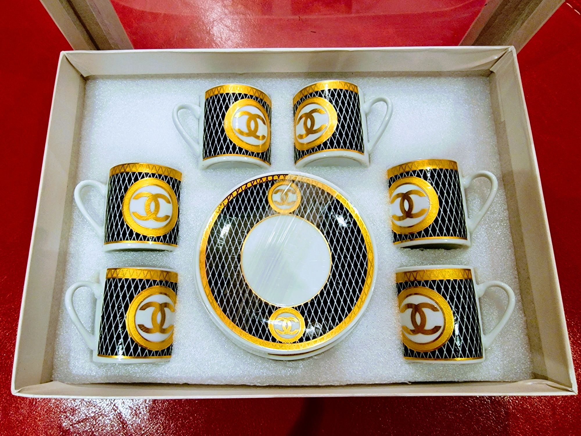 Set cafea 12 piese(6 farfurii+6 cescute),cutie, saculet, etichetă