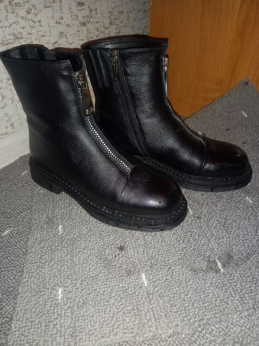 Продам  зимние ботинки