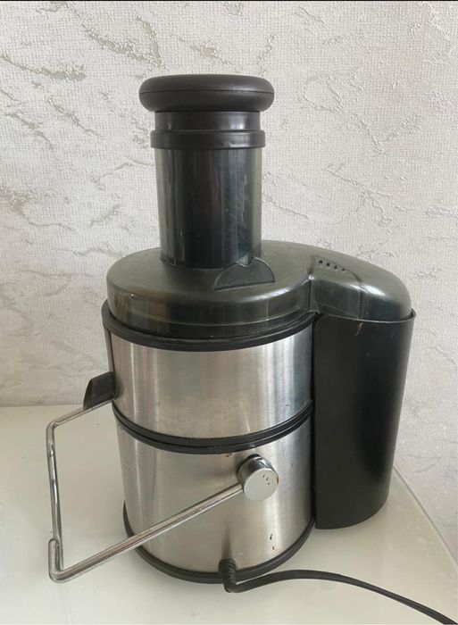 Поодаю Соковыжималку!