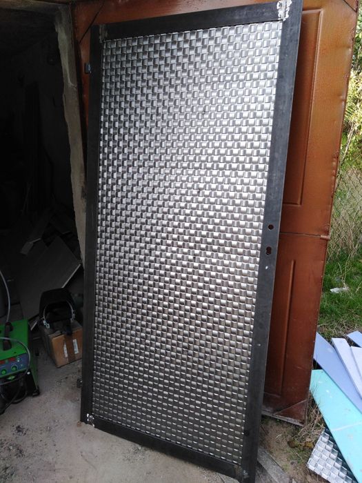 Метални врати за мазета