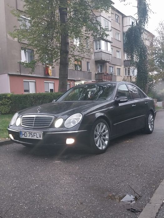 Vând Mercedes w211 
E220 cdi 150 cp 
Fabriactie 22.12.2004
Itp 07.2025