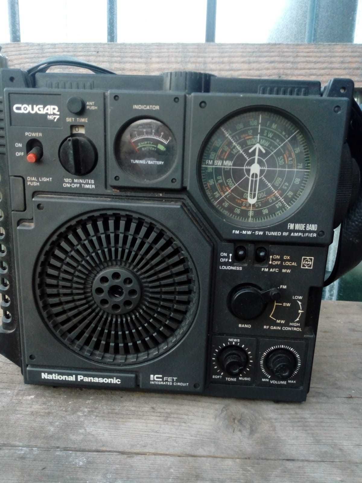 Vintage National Panasonic Radio Cougar NO.7 RF-877