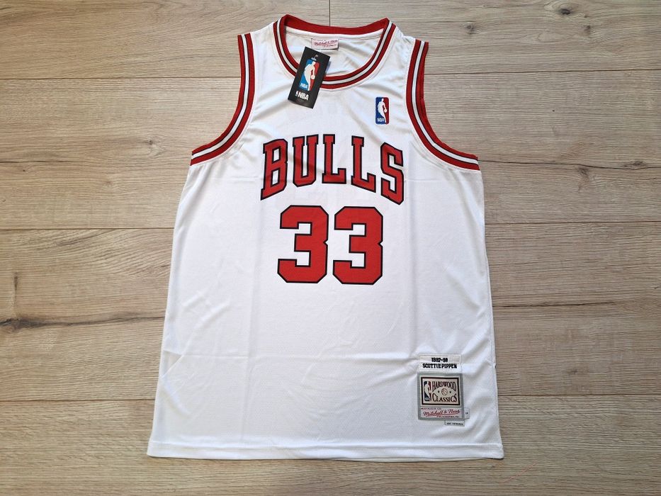 Баскетболен потник на  Скоти Пипън#33#Чикаго Булс#Mitchell & Ness!!!