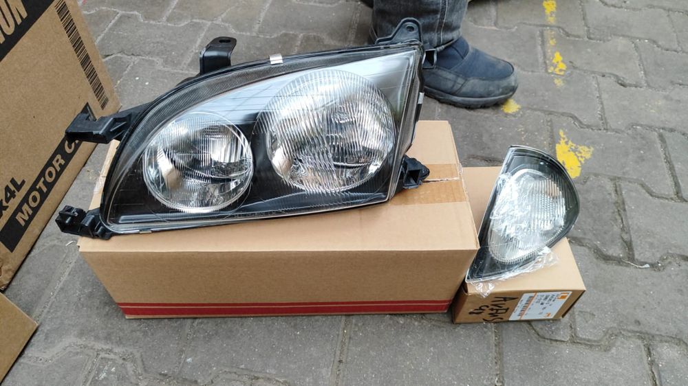 Авенсис фара, поворотники, туманки