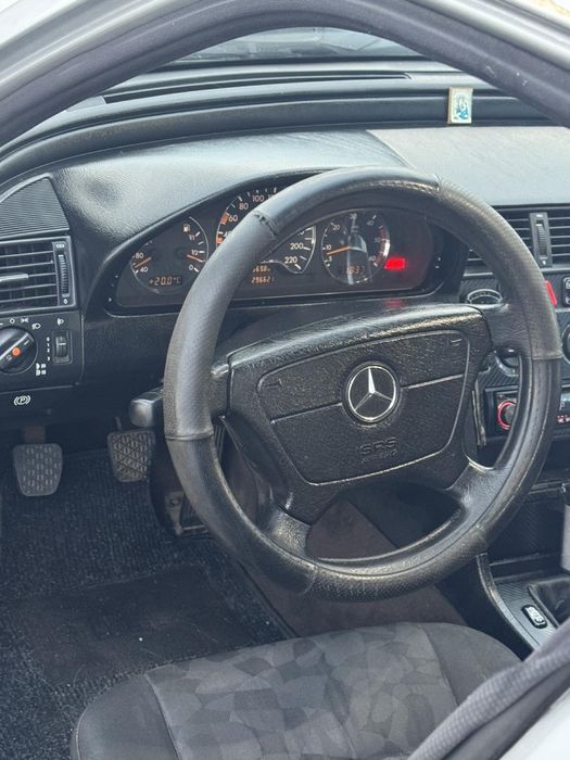 Продава се мерцедес С220