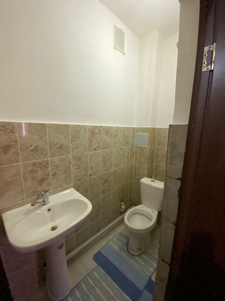 Chilonzor tumani M Ulugbek metro oldidam kvartira oilaga beriladi