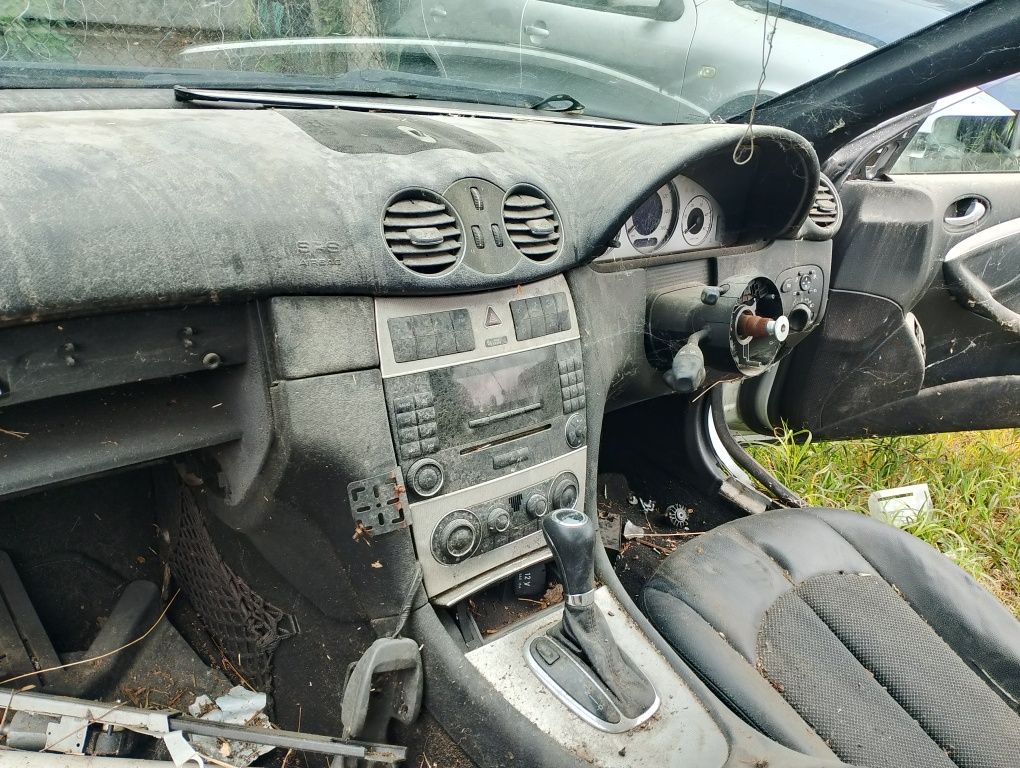 Продавам clk 220 cdi W209 на части