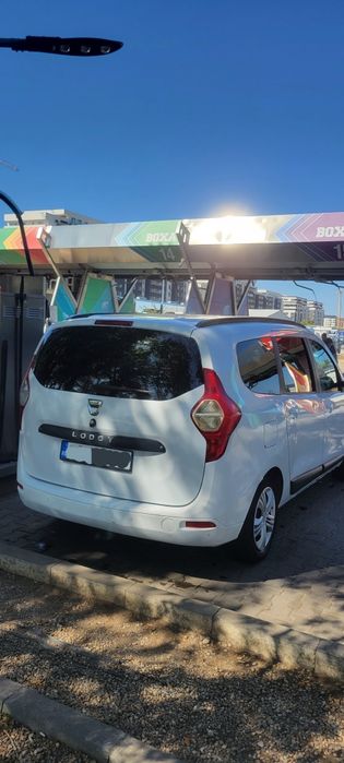 Dacia Lodgy 1.6 8V cu GPL din fabrică, avariată.
