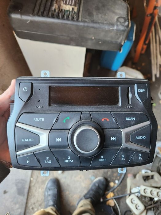 Родная магнитола на Весту