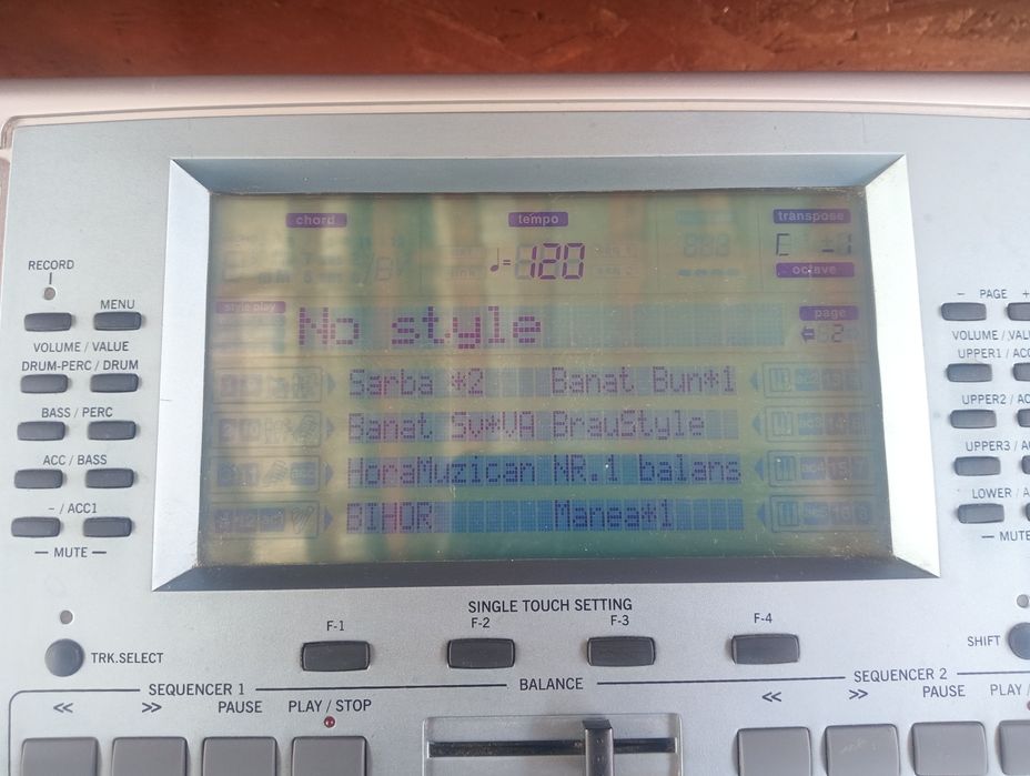 Korg pa 50 sd cu stativ