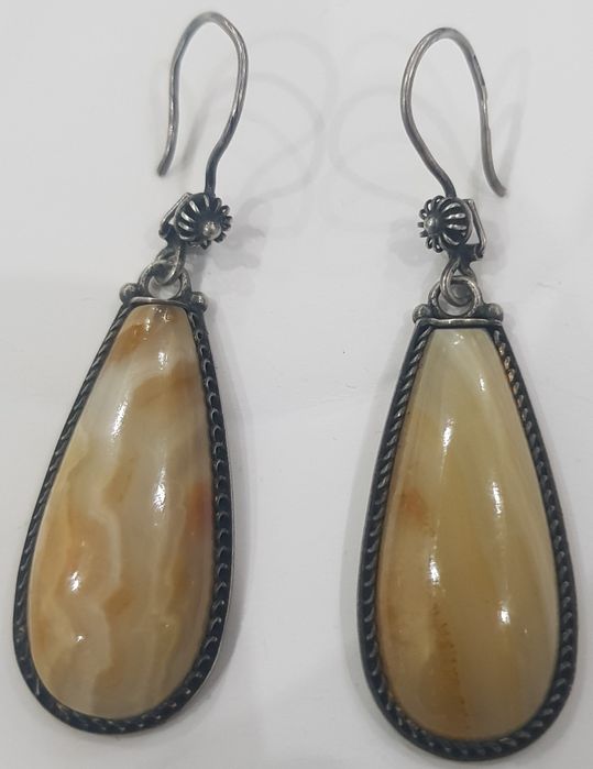 Продаются бусы женские