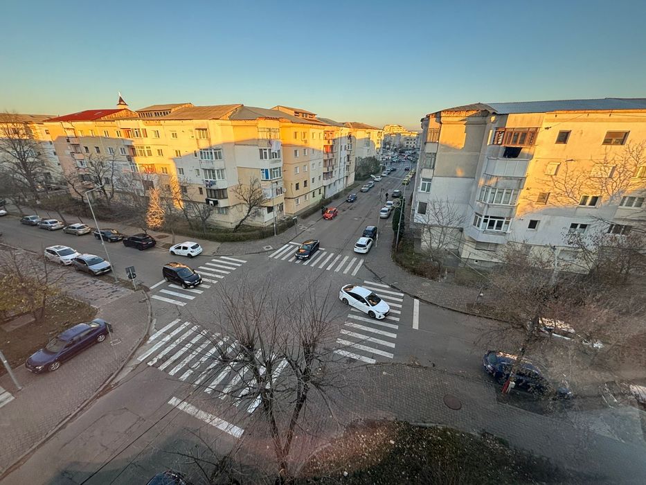 Vand garsoniera zona nord pe Str. Ion Ionescu De La Brad