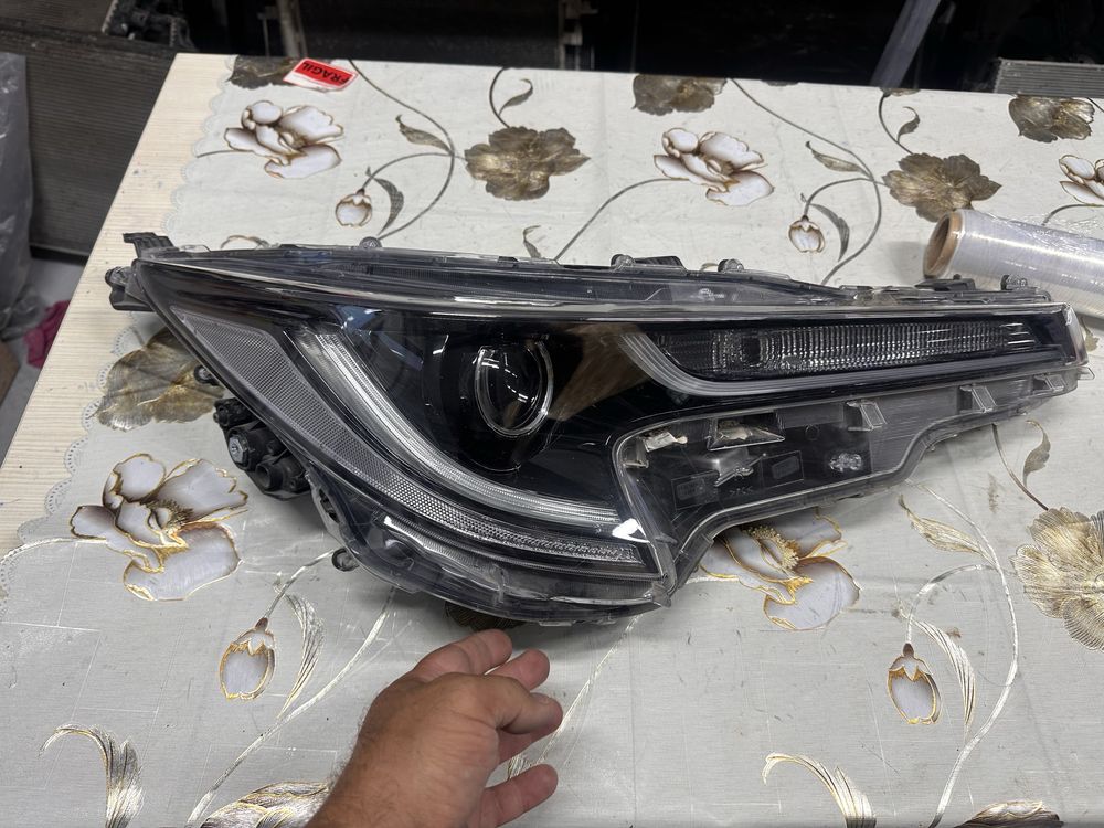 Far dreapta full led toyota corolla.cod:81110-02s70.