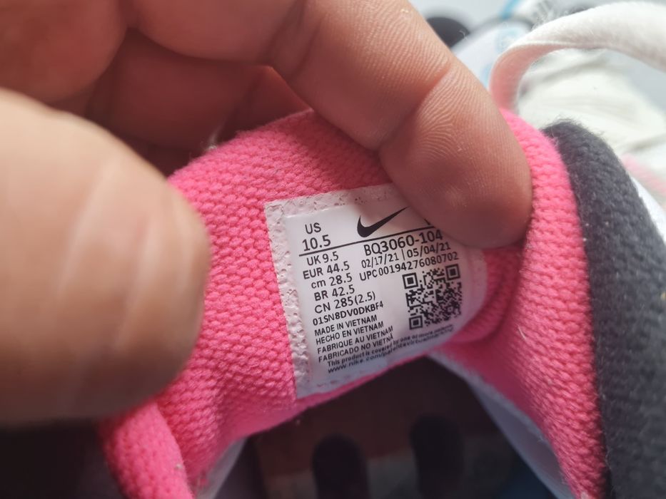 Маратонки Nike Kyrie Flytrap 3

Нови без кутия.

Размер 44.5 стелка 28