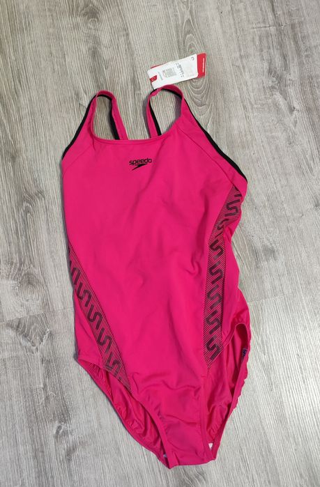 Нов дамски цял бански Speedo 44 size L