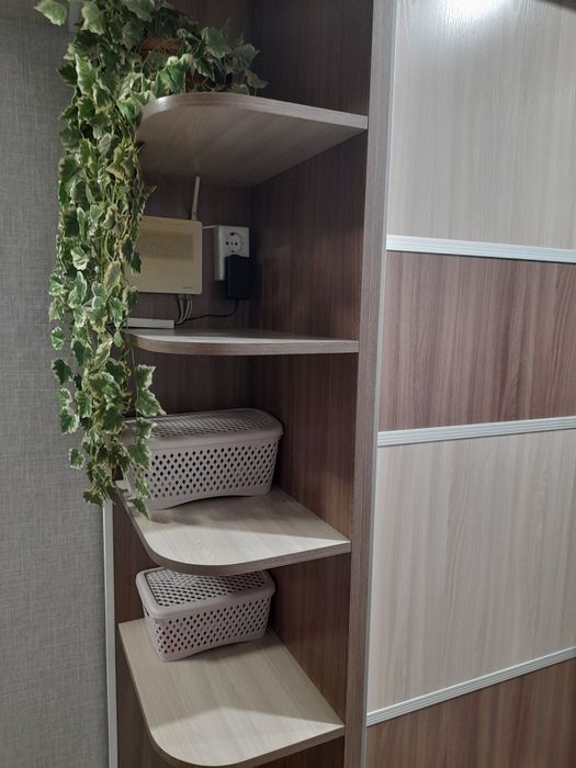 Продам красивую прихожую